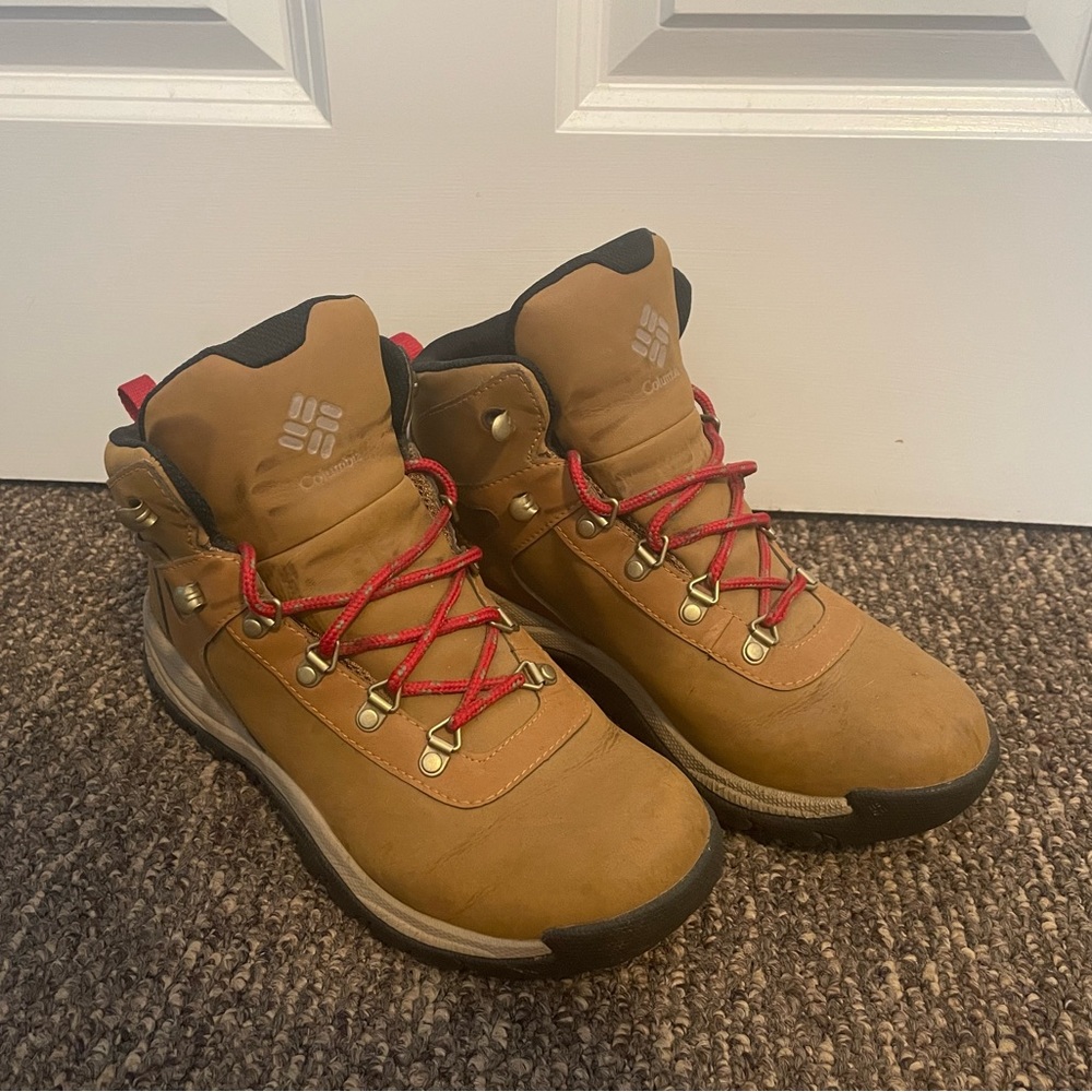 Columbia Hiking Boots - Picture 1 of 4